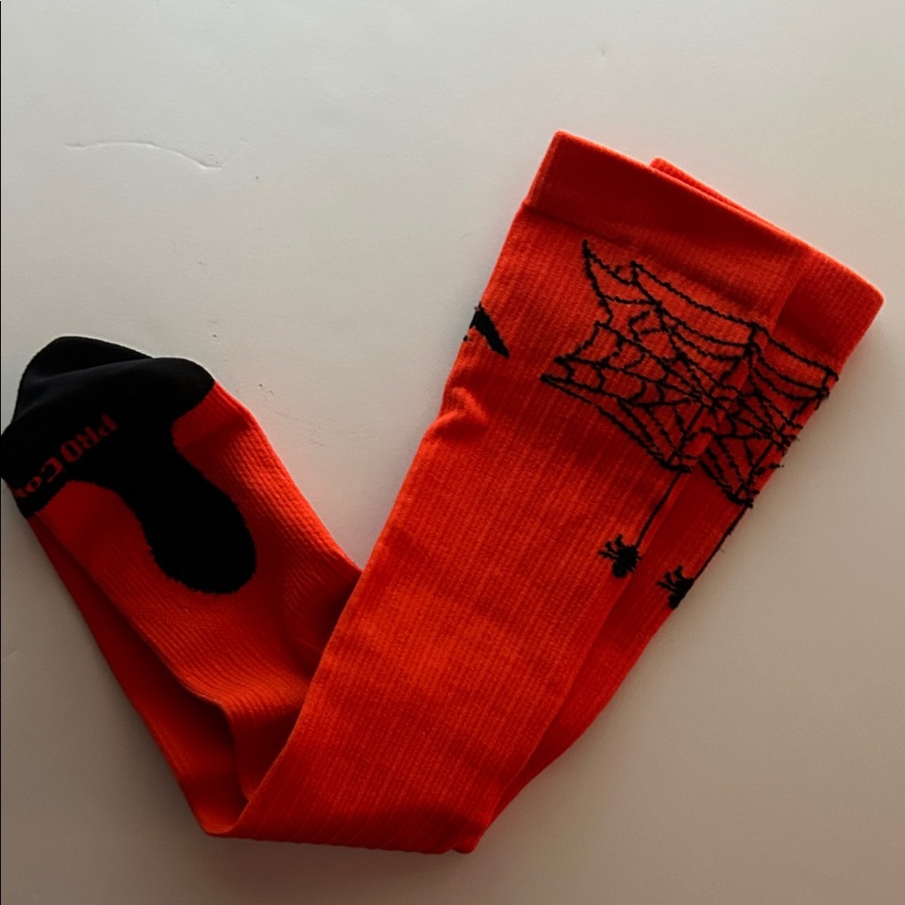 | Pro Compression | Knee-High Compression Socks - Picture 6 of 7